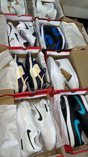 Air Jordan 1 Mid - UK 9 / EU 44