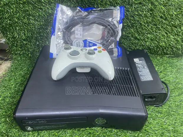 Xbox 360 with Games - 1