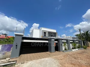 6-Bedroom Duplex for Sale in Santasi Kotwi, Kumasi