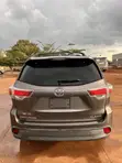 2016 Toyota Highlander XLE V6 4x4 SUV - Gray - 4