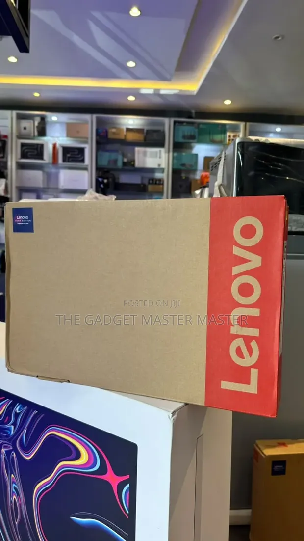 Lenovo ThinkPad X1 Carbon Gen 13 - Intel Core Ultra 7, 32GB RAM, 1TB SSD - 1