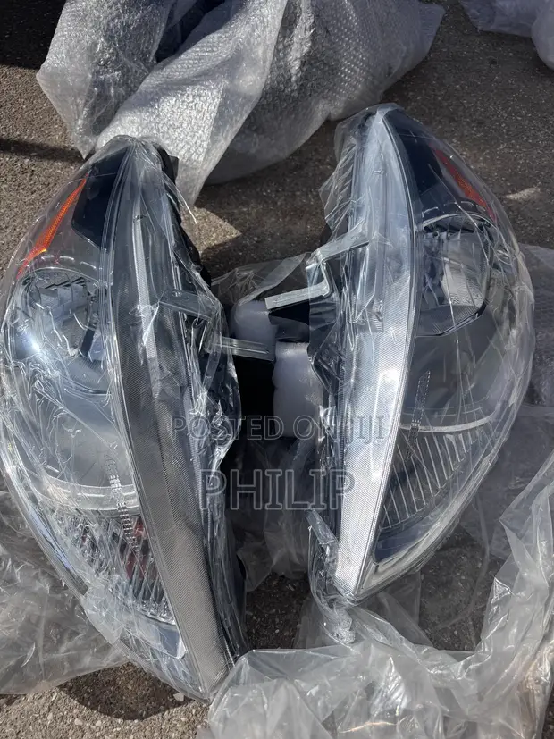 Nissan Almera/Versa 2016 Headlight Pair - 1