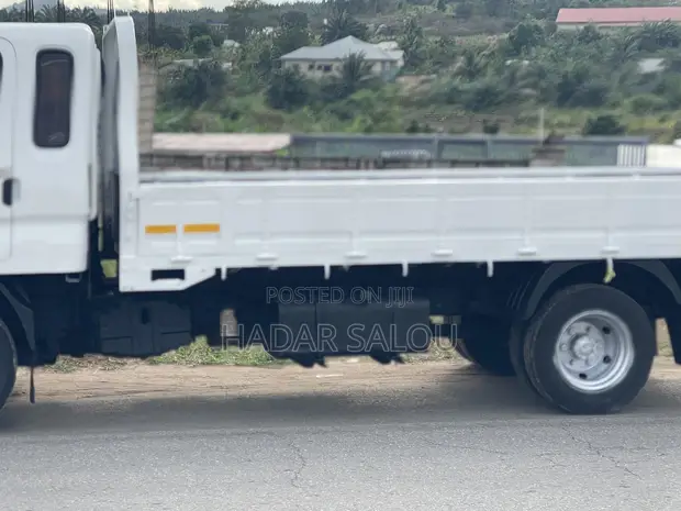 Hyundai Mighty 3.5 Ton Truck - 1