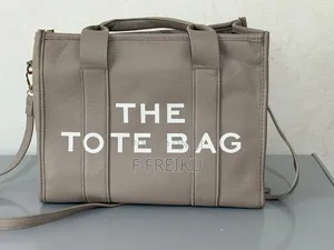 Marc Jacobs The Medium Tote Bag