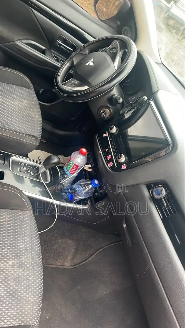 Mitsubishi Outlander SE FWD 2020 White - 1