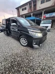 Toyota Voxy V 4WD 8-Seater 2016 White - 3