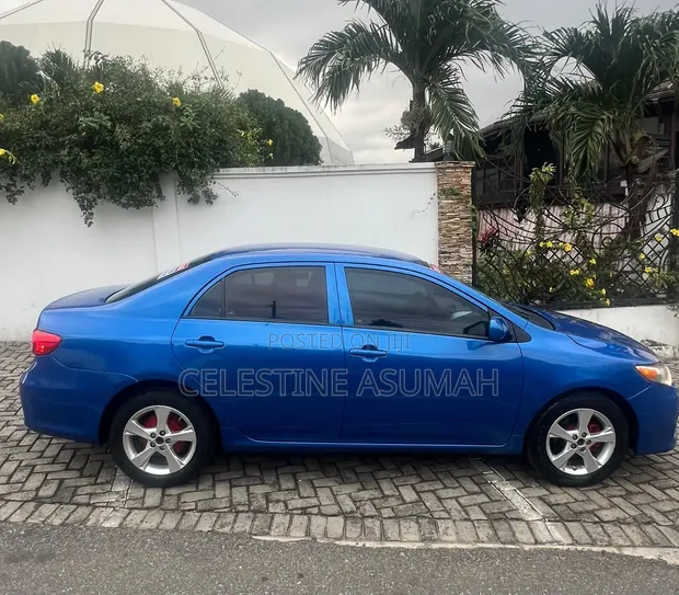 Toyota Corolla LE 2012 Blue - 1
