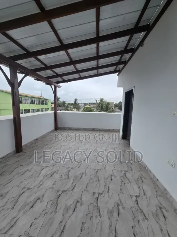 3-Bedroom Townhouse/Terrace for Rent in Labone, Celsbridge Area - 1