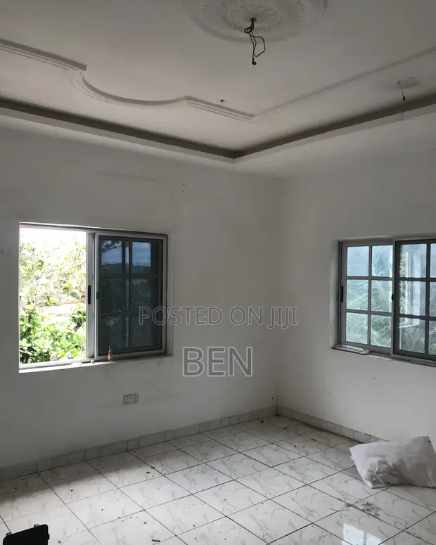 3-Bedroom Apartment for Rent in CFC Estate, Dome - 1