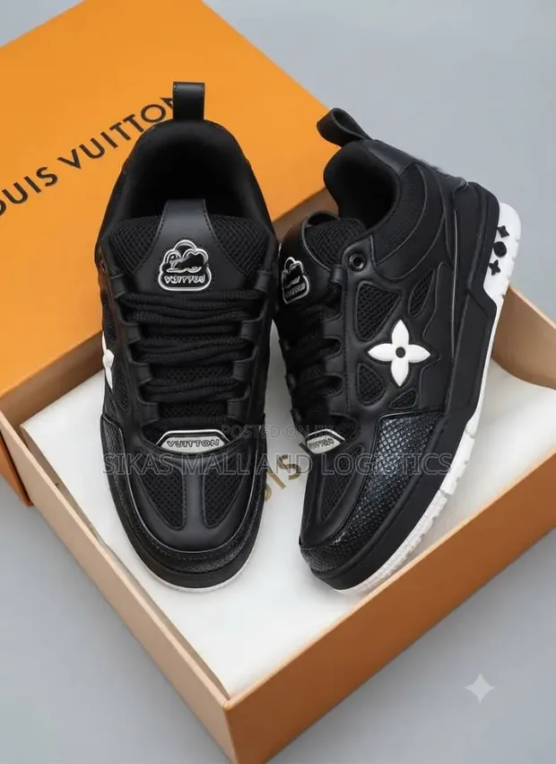 Nike Black Luxury Style Sneakers - 1