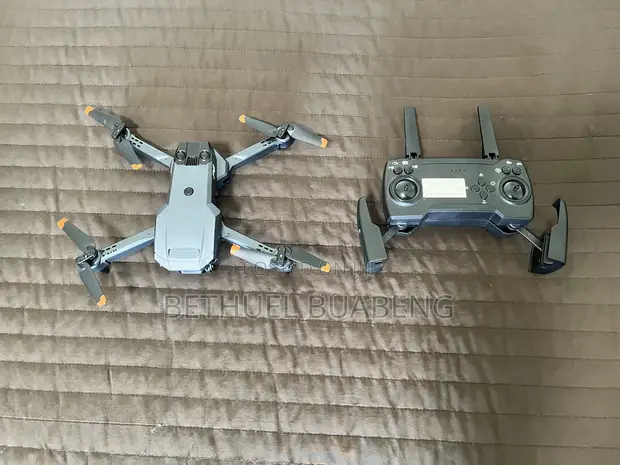 P8 Foldable Camera Drone - 1