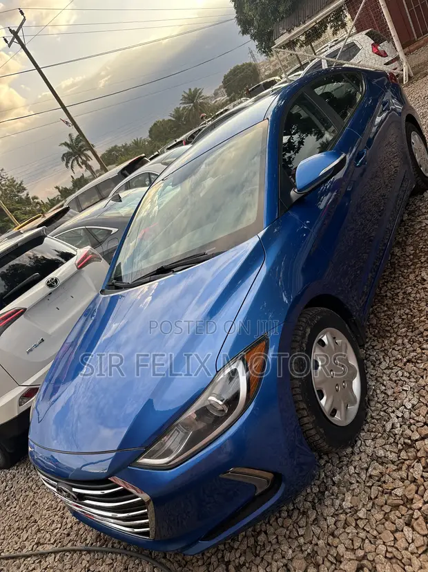 Hyundai Elantra SE 2018 Blue - 1