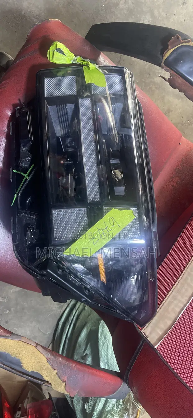 Hyundai Santa Fe 2025 Headlight (Left) - 1