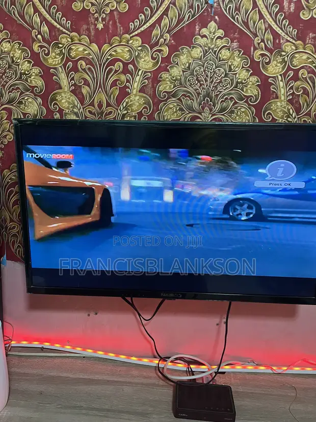 Used Nasco 32" LED Digital TV - 1