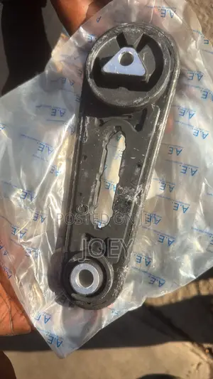 Nissan Rogue 2008-13 Gearbox Mount