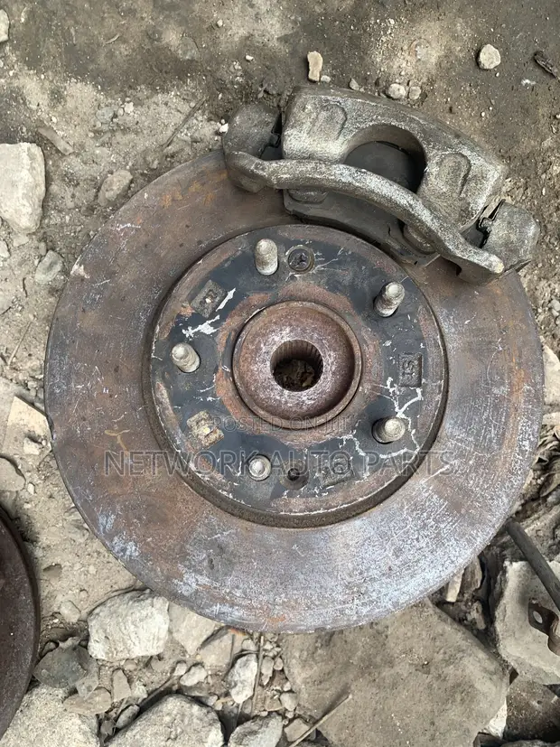Hyundai Elantra Front Hub (2016-2020) - 1