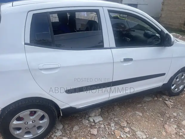 Kia Morning 2010 White - 1