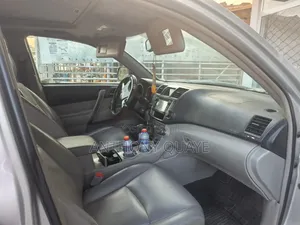 Toyota Highlander Limited 3.5L 4WD 2013 Silver
