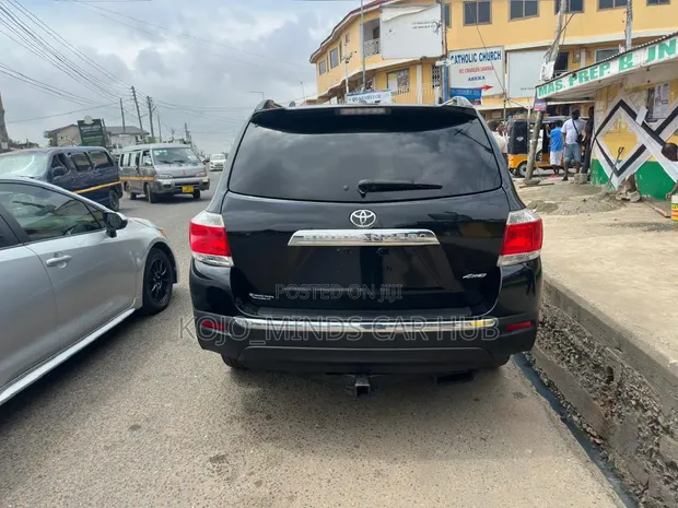 Toyota Highlander 3.5L 2WD 2013 Black - 1