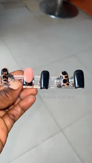 Reusable Press-On Nails - Kumasi