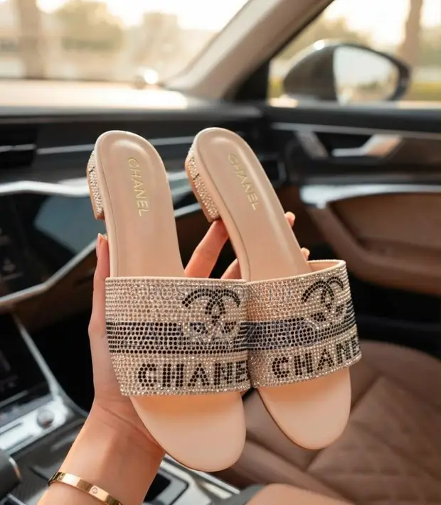 SHOESMAMI Gh Channel Slippers - 1