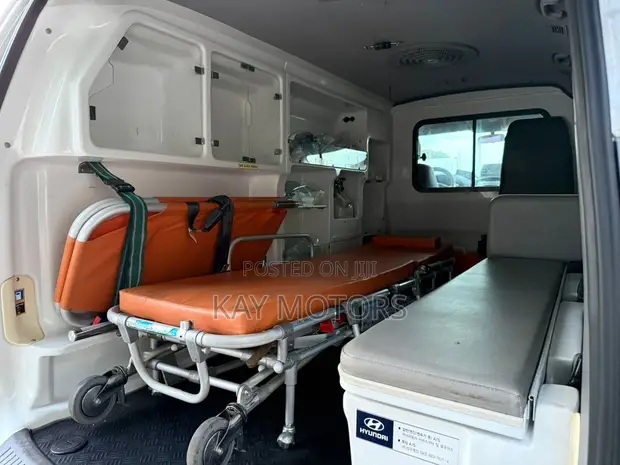 Hyundai Starex Ambulance 2014 - 1