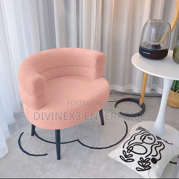 Modern Cozy Accent Chair - 1