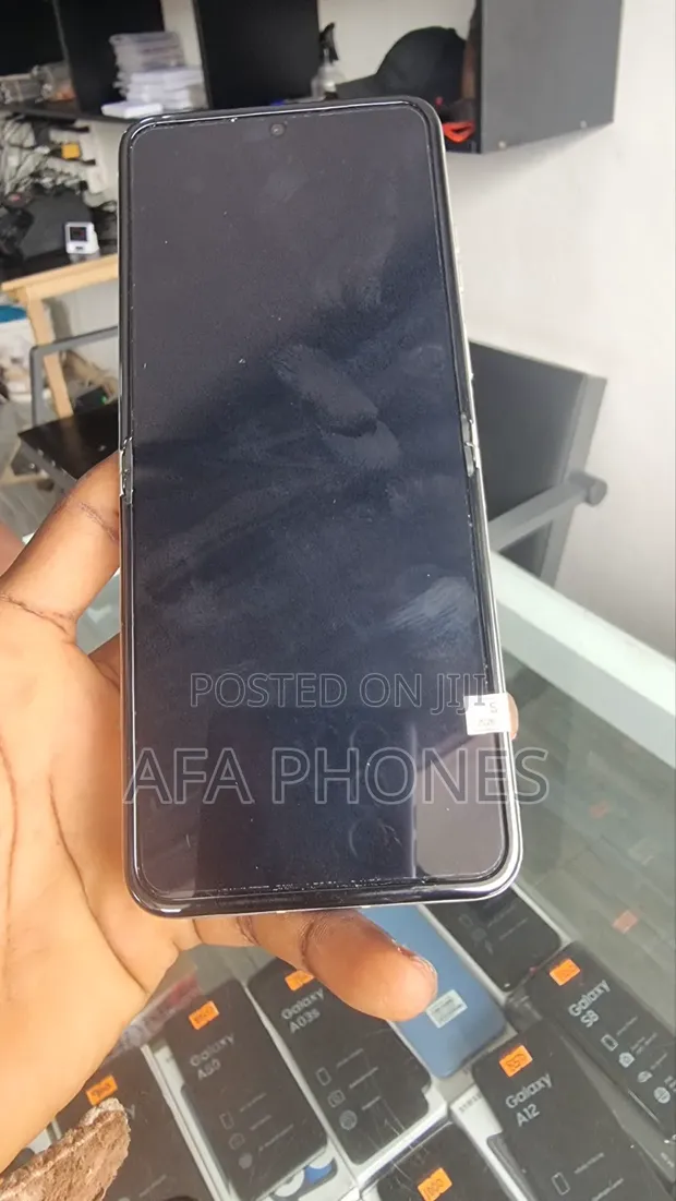 New Motorola Razr 40s 256GB Gold - 1
