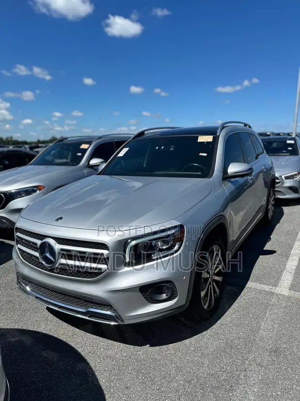 Mercedes-Benz GLB 250 4MATIC 2021 Silver - 1
