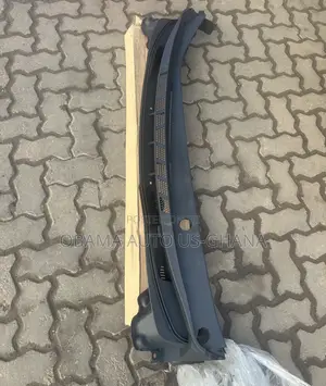 Hyundai Elantra Wiper Panel Top Vent (2011-2016)