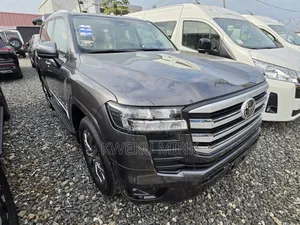 New Toyota Land Cruiser GXR 2025