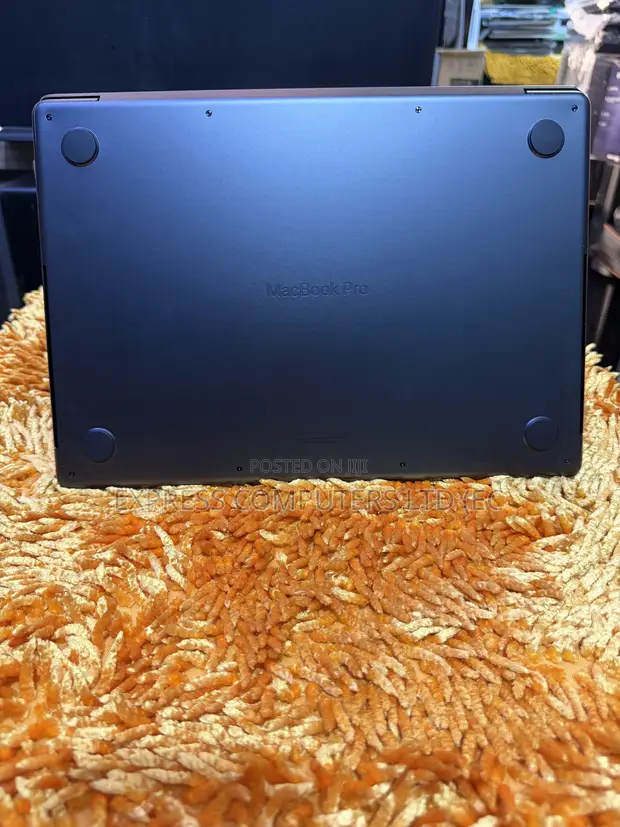 Apple MacBook Pro 2024 M4 Pro 1TB SSD 24GB RAM - 1