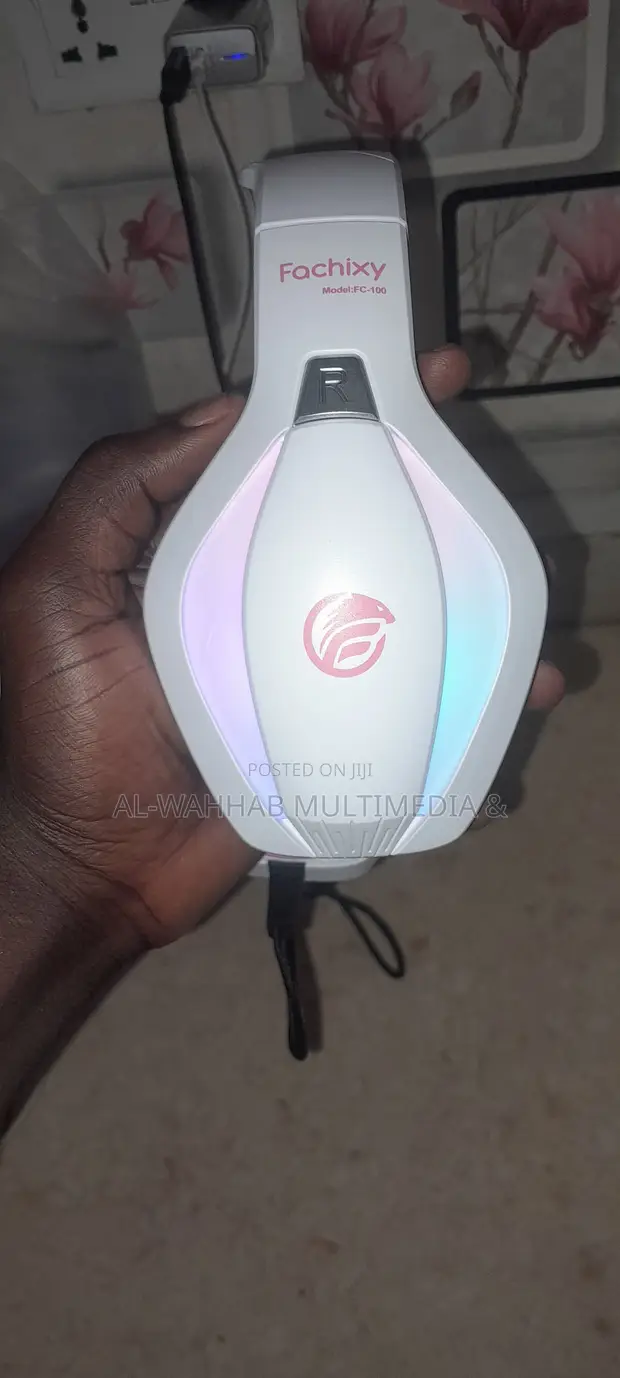 Fachixy FC-100 RGB Wired Gaming Headset - 1