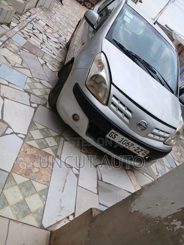 Nissan Pixo 1.0 FWD 2011 Gray - 1