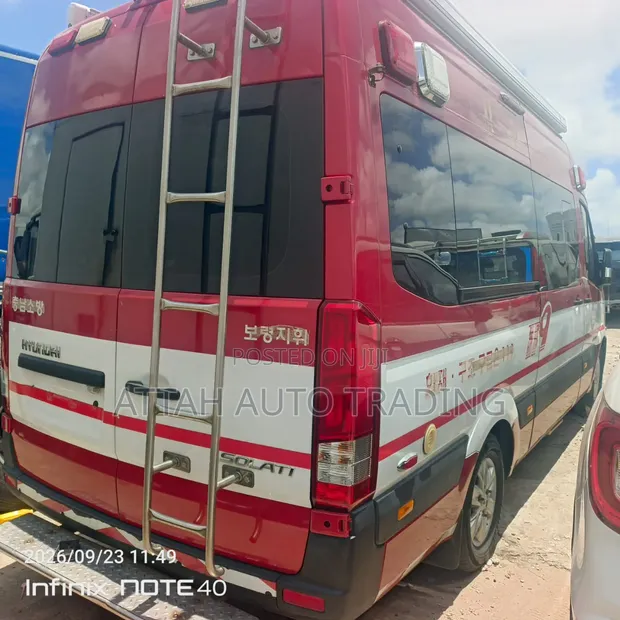Hyundai Global 900 Bus 2015 Pink - 1