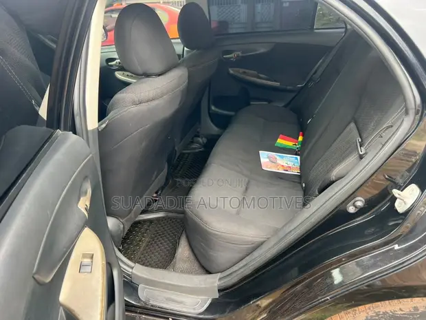 Toyota Corolla 2013 Black - 1