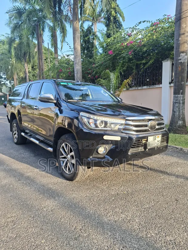 Toyota Hilux Revo Double Cab Diesel 2.4 AWD 2018 Black - 1