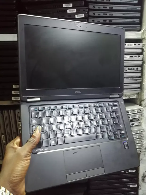 Dell Latitude E7250 Laptop - Intel Core i5, 8GB RAM, 128GB SSD - 1