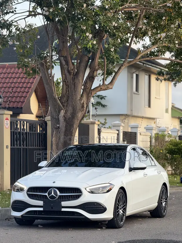 Mercedes-Benz C300 2024 White - 1