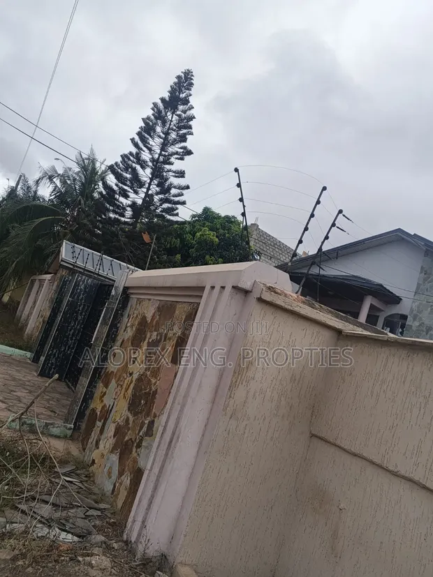 7-Bedroom Mansion for Rent in Adenta, Foster, Frafraha - 1