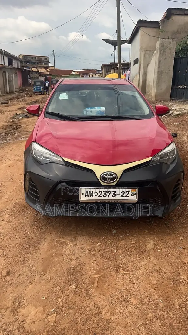 Toyota Corolla 2016 Red - 1