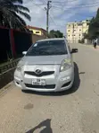 Toyota Vitz 2010 Silver - 2