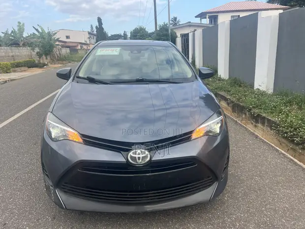 Toyota Corolla LE 2017 Gray - 1