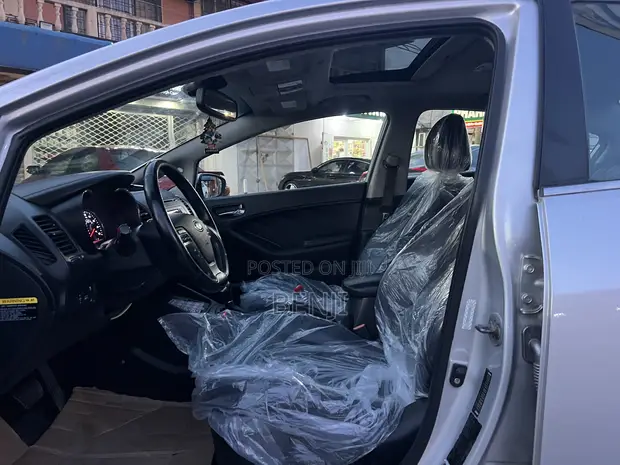 Kia Forte 2015 Silver - 1