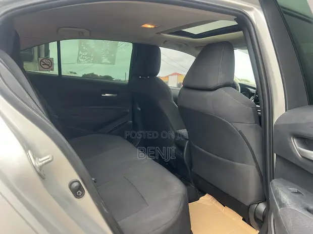 Toyota Corolla LE 2020 Silver - 1