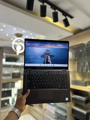 Dell Latitude 5300 2-in-1 Laptop - Intel Core i7, 8GB RAM, 256GB SSD