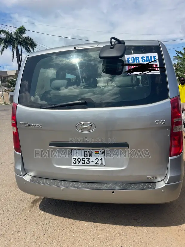 Hyundai H1 2016 Silver - 1