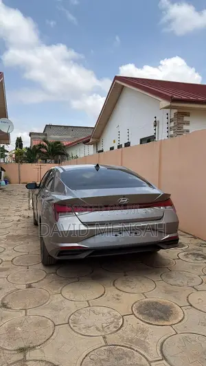2023 Hyundai Elantra Limited Beige