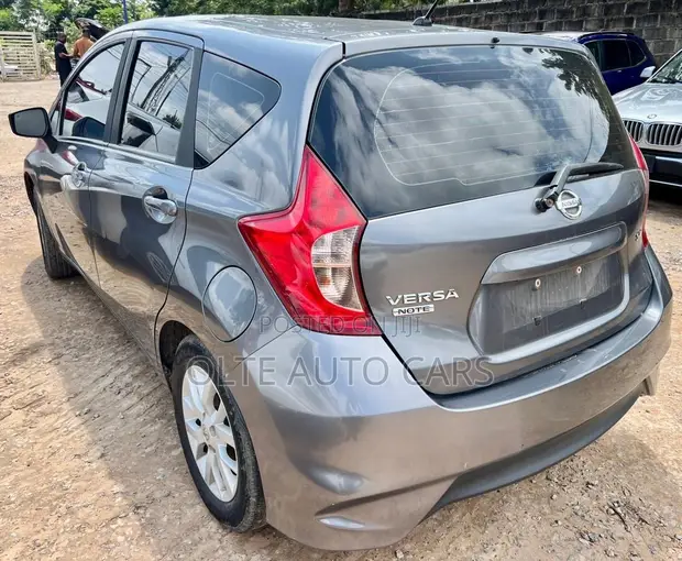 Nissan Versa 1.6 SV 2019 Gray - 1