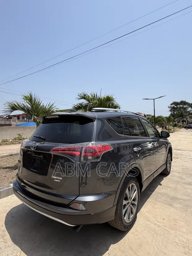 2018 Toyota RAV4 Limited SUV AWD - 1